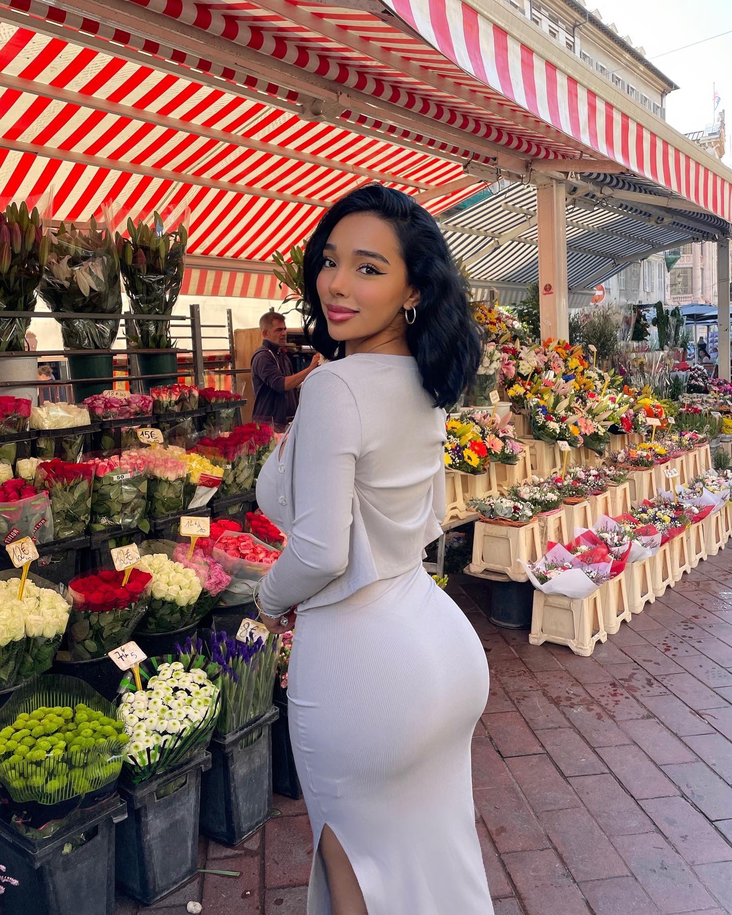 Kiara Marie on Twitter: "France with me 🇫🇷💗💐 https://t.co/8ToW5FYy5s" / Twitter