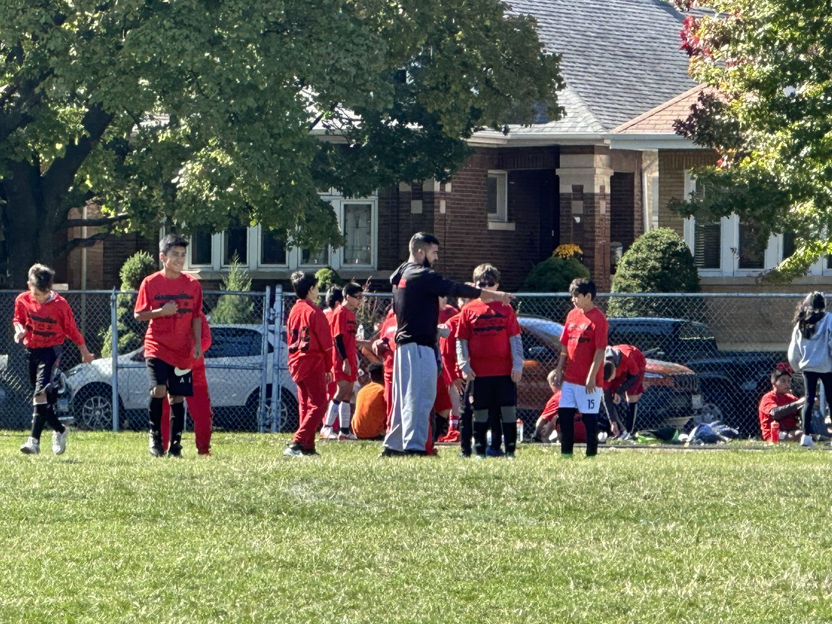 Mr_RodriguezPE's tweet photo. Back on the sidelines this week! Our 7/8th grade get their first win 7-1 and 5/6th remain undefeated with a 9-0 win. Off to enjoy the weekend. @CpsReinberg https://t.co/DDAXRonuVc