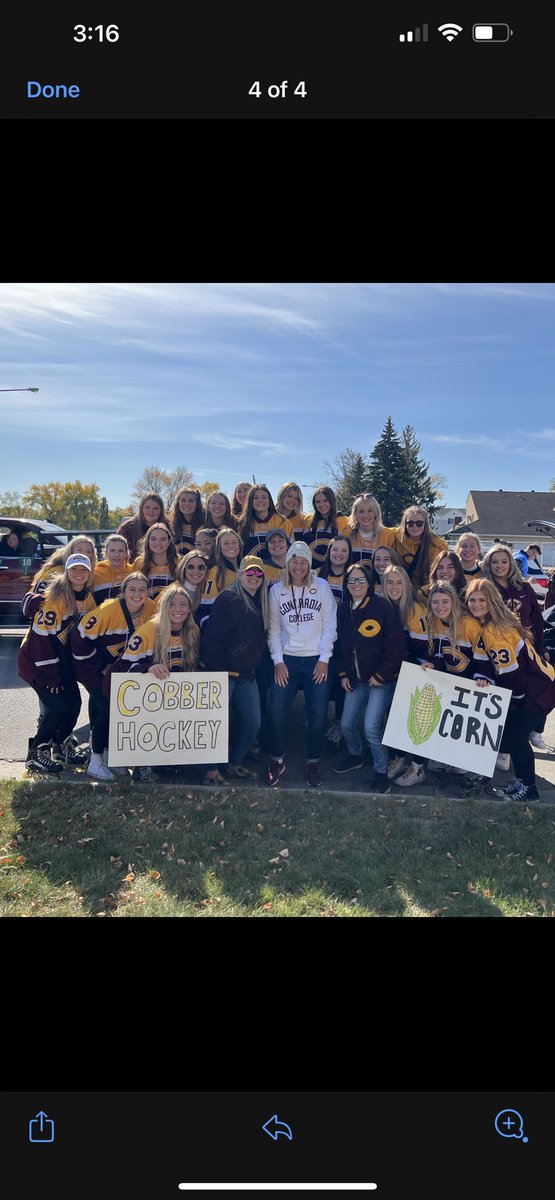 CobberWHockey's tweet photo. Current Cobbers w/ all-time leading scorer and legend Katie (Jacques) Andan, our 1st Cobber womenโs hockey member going into the Hall of Fame tonight! Joined by OG Cobbers Kate and Shyla!#corngrowsinrows ๐ฝ๐ช๐ผ๐ซถ๐ป๐ฝ https://t.co/yqv9gfV8A9