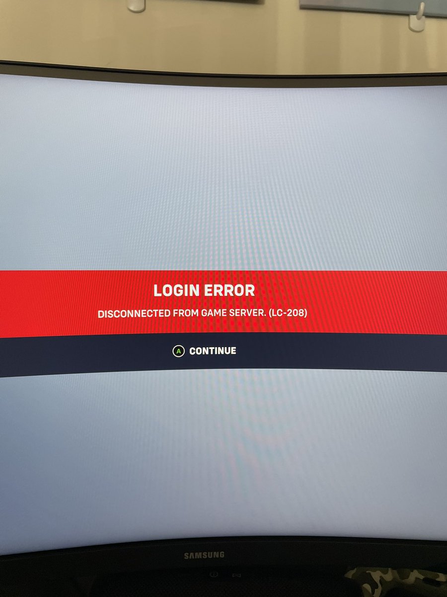 C137Steve's tweet photo. @PlayOverwatch I can get into one account on my Xbox, but the other one I immediately get this 🤦🏻‍♂️ https://t.co/EFKEXQlHFi