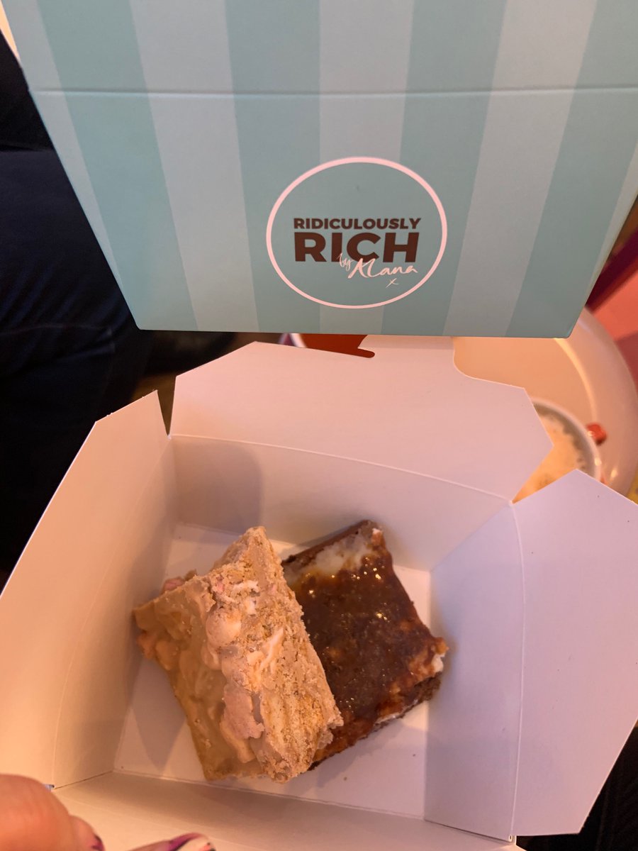 JeffsCaroline's tweet photo. Fantastic coffee and treat! Lovely interior and such a wonderful friendly/ professional lady serving us! We will return @Alana_Spencer_ @Lord_Sugar #apprentice2016 #carmarthen https://t.co/NXFILP6cej