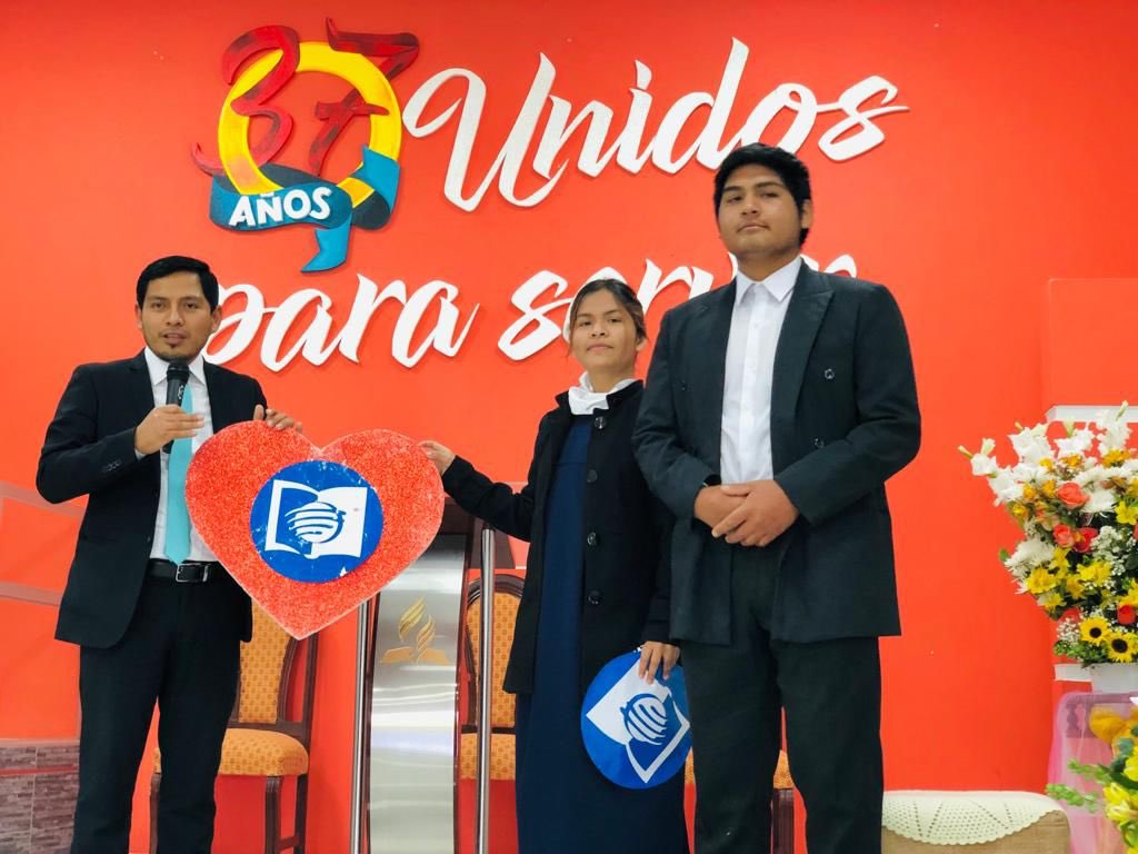 AdventistaMiCOP's tweet photo. [CHIMBOTE] En Lacramarca la iglesia celebra los #170Años de la #EscuelaSabática ❤️⛪️  

Reconociendo el trabajo misionero de los líderes en el avance de la obra. 🙏🏻 #GanandoAlmasParaCristo 

#ÉnfasisMisioneros #RID https://t.co/Yxdw4LQ5r0