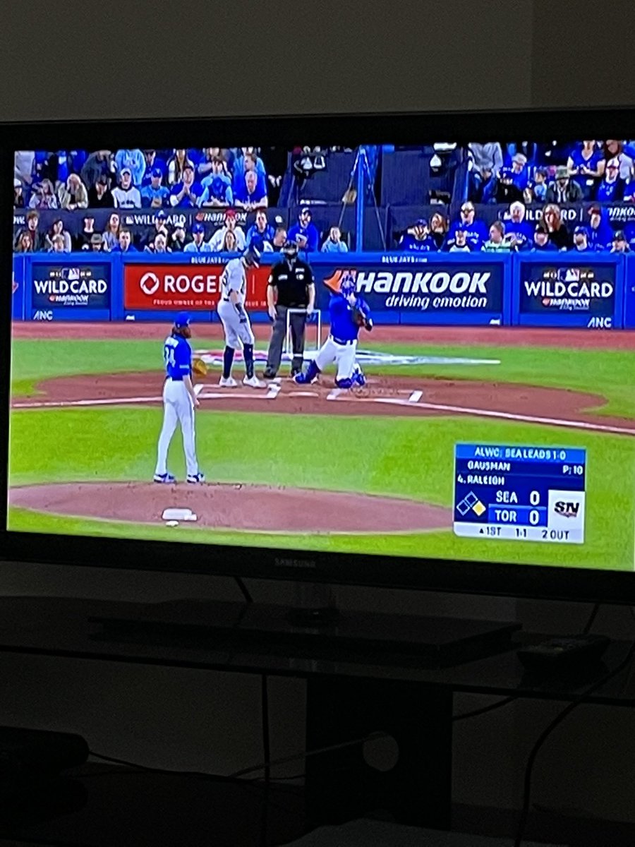 kmethompson180's tweet photo. Hey @DaveWestbury Whatcha doin’ right now ??? https://t.co/2Oky4NmNIN