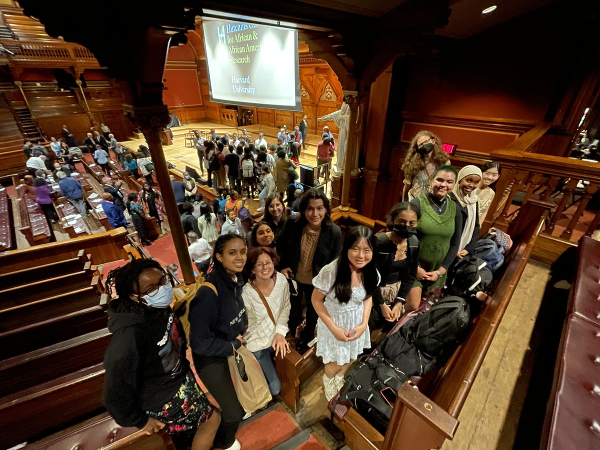 commschool's tweet photo. What a night for thirteen students at the @HutchinsCenter Honors earlier this week, recognizing honorees who "have contributed to African and African American culture and the life of the mind"! (Can you spot a selfie with Alissa ’25 and @ChimamandaReal?) https://t.co/zwEn7oZZrR
