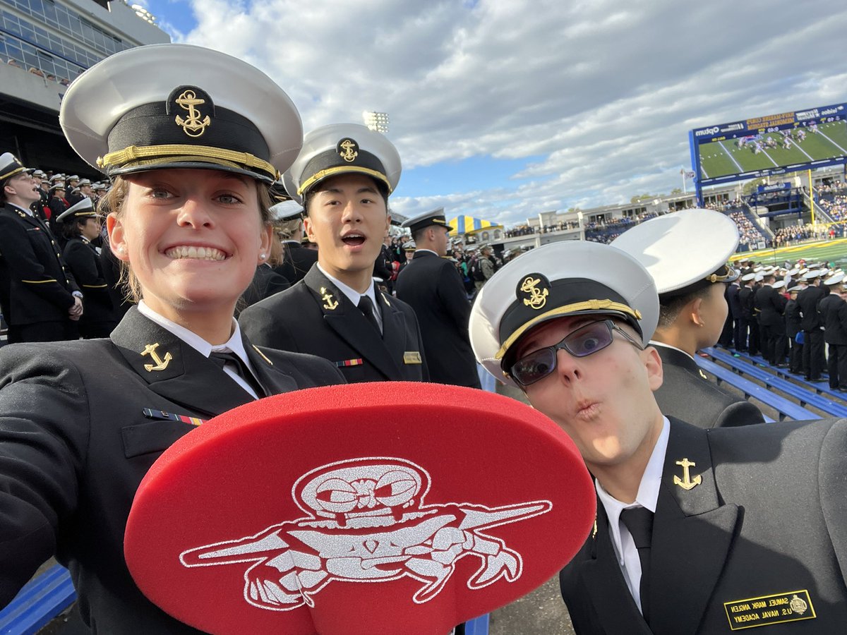 WE LOVE NAVY FOOTBALL #GoNavy #REDCRAB