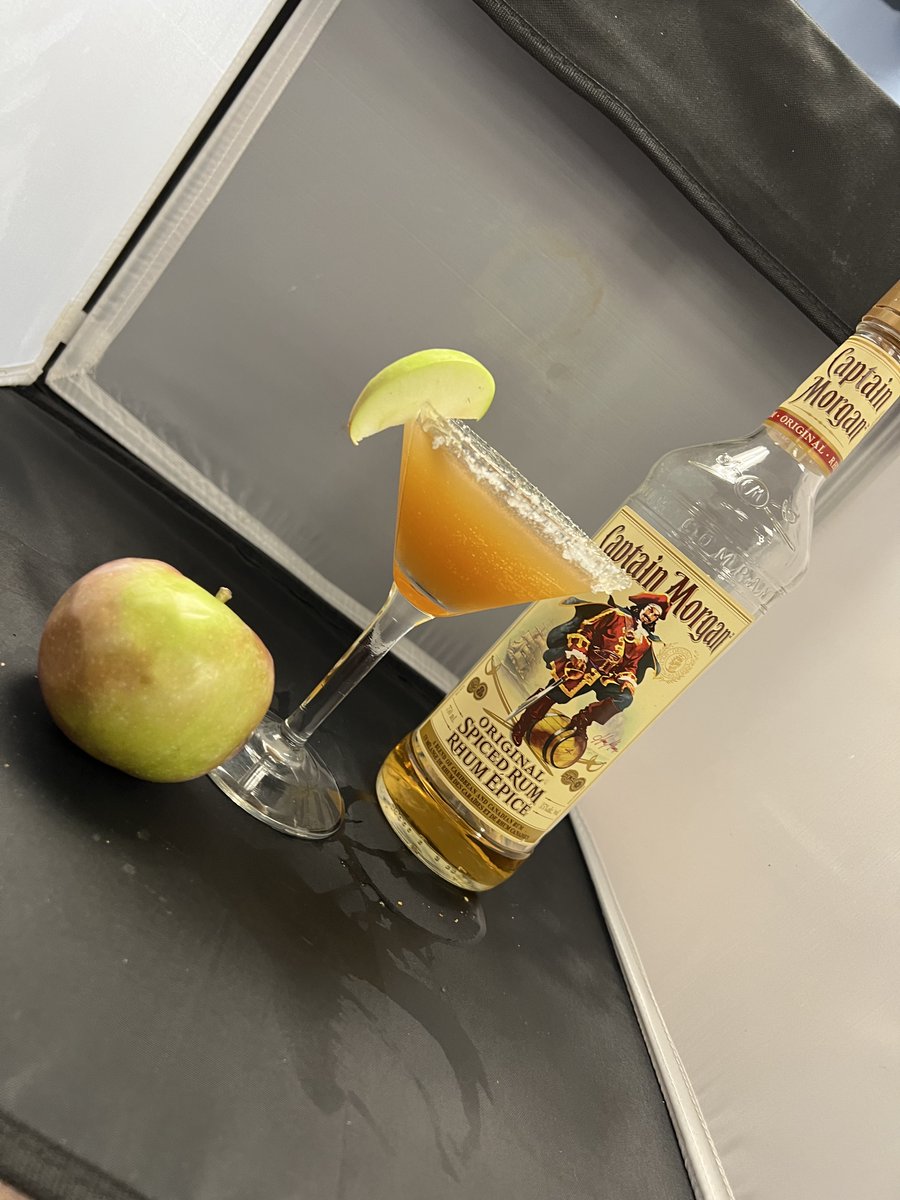 Boozy_Buddies's tweet photo. @ACHospTourism   @bestbarmix #Applepie #October #Falldrinks #fall #Warmapplepie #LCS #F4F #Slayy #Beyourbestself #Drinkgreatbooze 
Appletini!! WOW Tastes Just like WARM APPLE PIE!! https://t.co/V8l19sGPWA