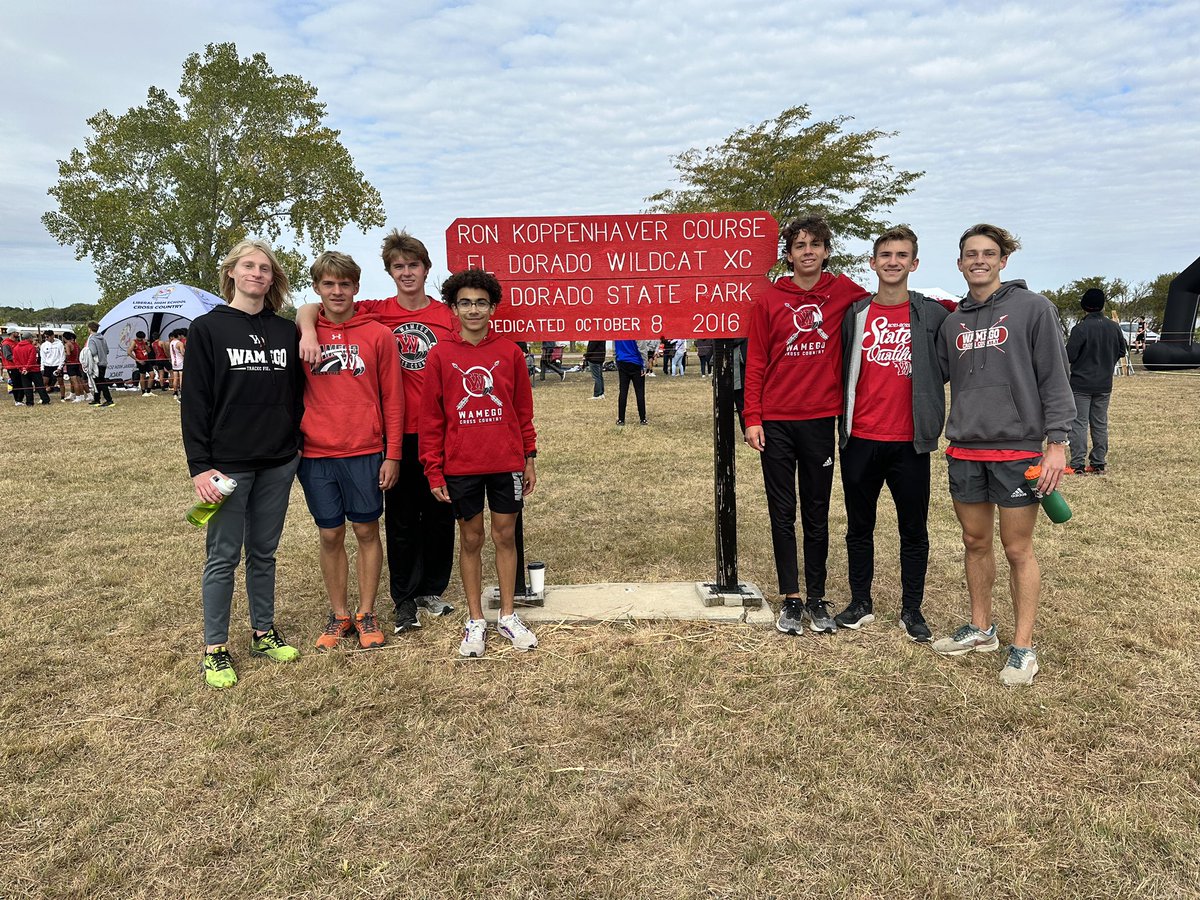 WamegoXC's tweet photo. First place finish at El Dorado for Varsity boys.  So many PRs - 5 finishing in the top ten 🔥 @sportsinkansas @kansasrunning @WHSAthleticsOf1 https://t.co/dEkPV9FPb4