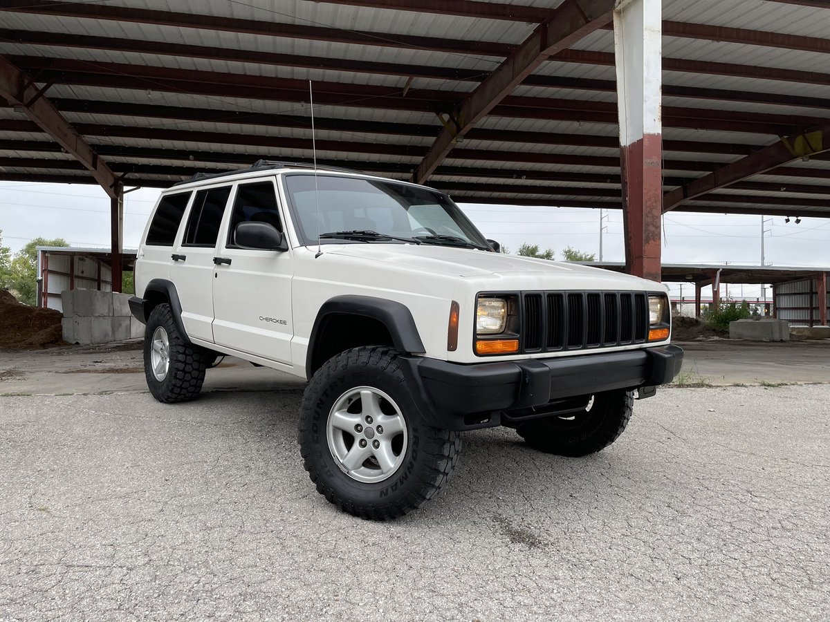 scott_maddox's tweet photo. @Jeep I’m a fan of the XJ. ▫️|||||||▫️ https://t.co/ZBDSxE3C4l