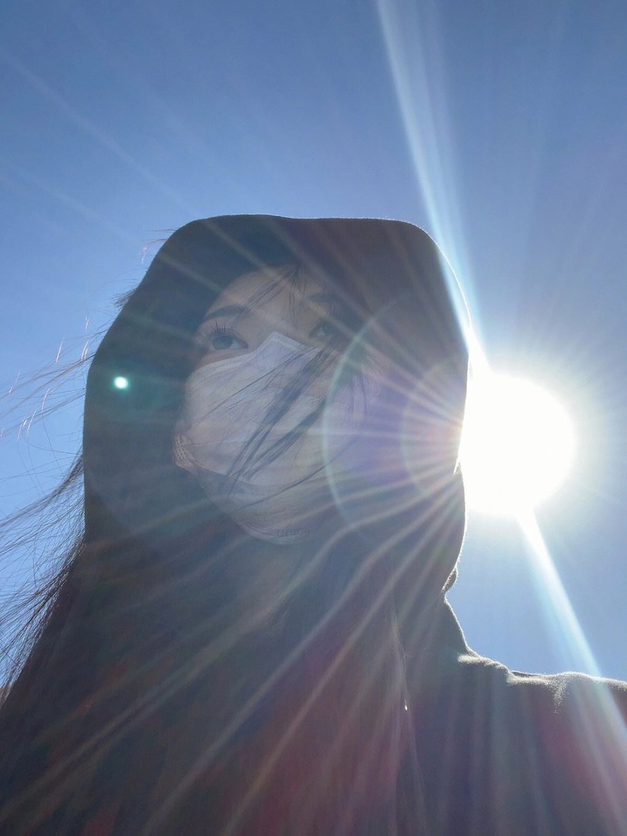 klxisj's tweet photo. sunny day🌞 https://t.co/Pn4xti1OxW