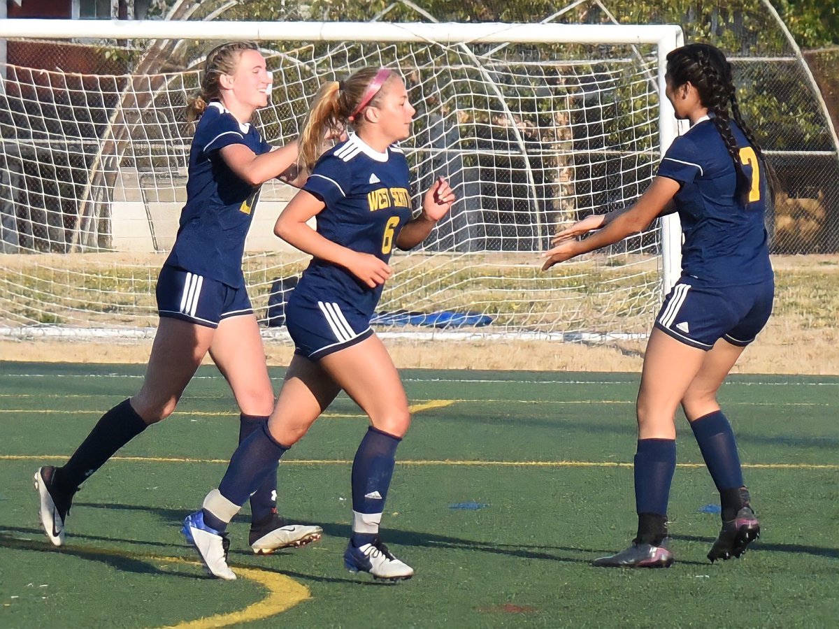 Shout out to our WSHS Soccer team on their 2-1 road victory over <a href="/wiaawa/">WIAA</a> #2 Roosevelt HS! Brooke Swanson capped off the win recording a “Brace” for the Wildcats! 😼🐾 #WestSeattle #GoWildcats #BleedBlue #noplacelikewestseattle 
<a href="/westseattleblog/">West Seattle Blog</a> <a href="/WSSportsBlog/">Westside Sports Blog</a>