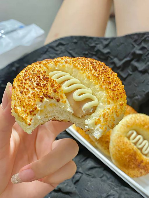 EriaguB's tweet photo. today's snack😊😊 https://t.co/kvux7TpOza