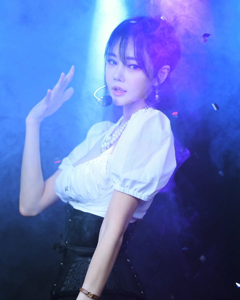 107DN's tweet image. 💙🤍🎧