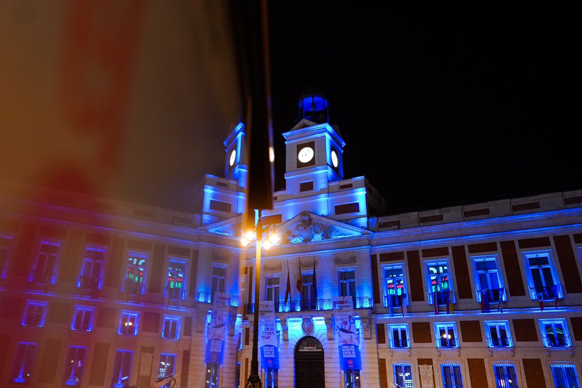 🔵 La fachada de la Real Casa de Correos se ha iluminado de color turquesa como muestra de apoyo a las personas con dislexia.

👉 Una dificultad específica de la lecto-escritura que afecta a alrededor de un 7% de la población.

#UnidosPorLaDislexia

+Info: c.madrid/6v2bh