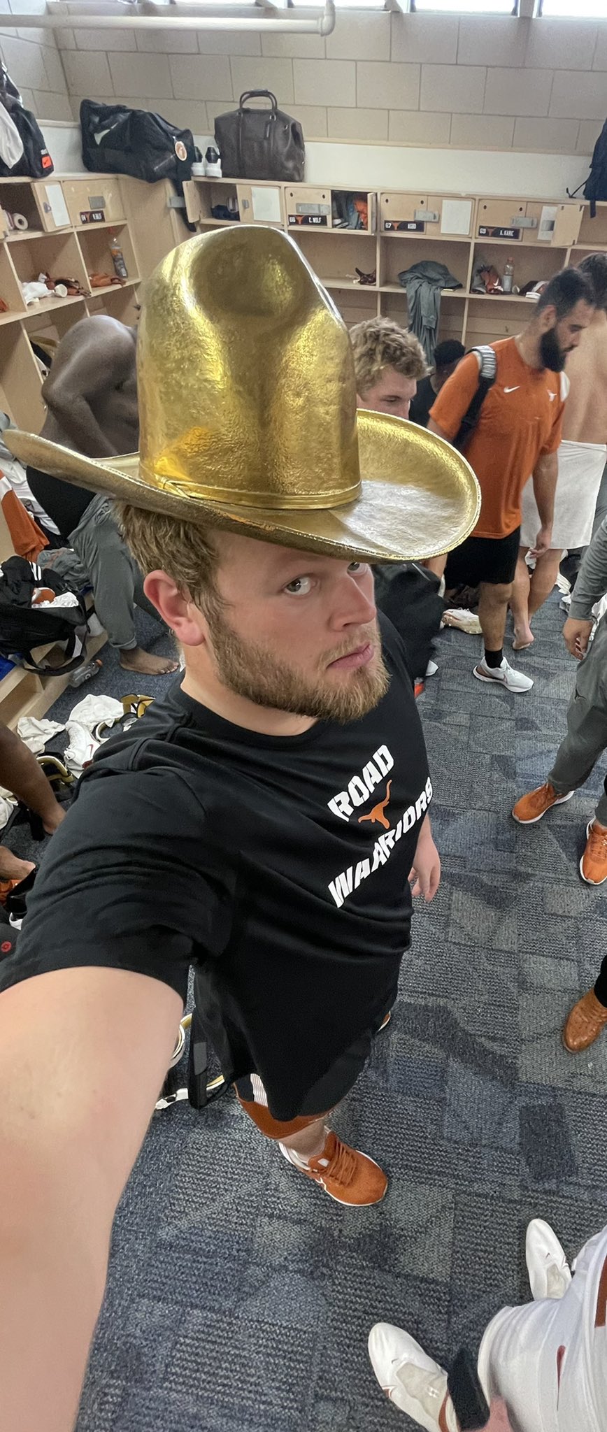 FekypzfWIAA48Y0?format=jpg&name=large