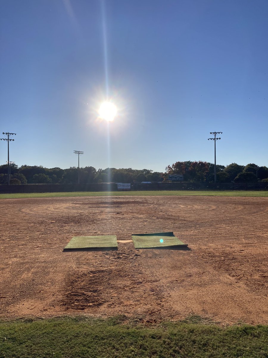 IsabelleBavaro's tweet photo. Yesterday I went to Winthrop University and got the opportunity to play a few games on Terry Field aswell as a tour of the campus. A beautiful campus and a wonderful facility! @Winthropsoftbal @Eagles06Whitby @CoachWThees https://t.co/RJLar7mzek