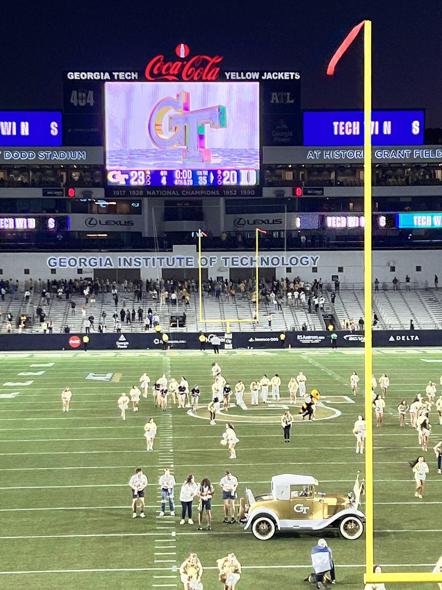 What a great game! Thank you so much to <a href="/GTFootball/">Georgia Tech Football</a> and <a href="/sirknight95/">⚔️COACH KNIGHT JR ⚔️</a>  for having me
