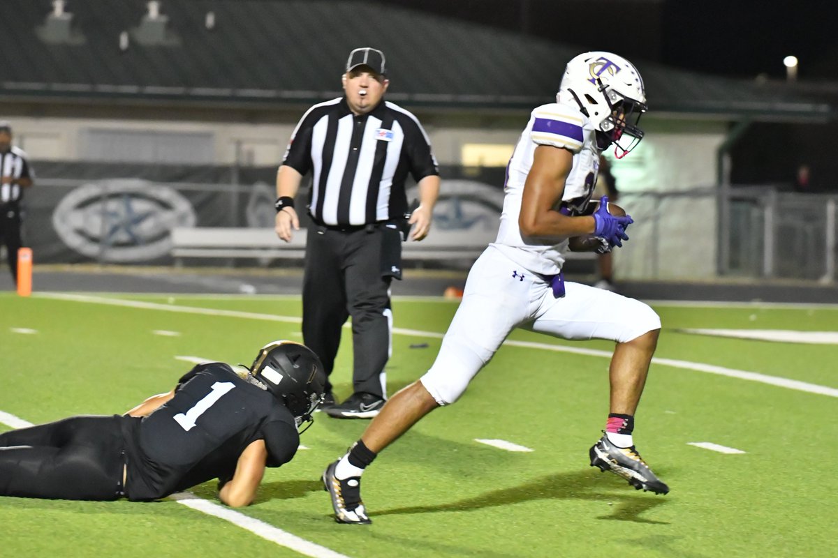 Timber Creek O-line created a wall for AJ Parks to run for a 12 yard TD last night. AJ ran for 174 yards &amp; 3TDs, and 2 catches for 55 yards in the 41-21 win of Fossil Ridge. <a href="/anthonyjoeparks/">Anthony joe parks</a> <a href="/TCHSFootball/">TCHS Falcon Football</a> <a href="/CREEKOFFERS/">TIMBER CREEK HIGH FOOTBALL RECRUTING</a> <a href="/coachmwilliams1/">Marshall Williams</a> <a href="/dctf/">Dave Campbell's — TexasFootball.com</a> <a href="/BradCMorrow/">Coach Brad Morrow</a> <a href="/KISDAthletics/">Keller ISD Athletics</a> <a href="/Gosset41/">Brian Gosset</a>