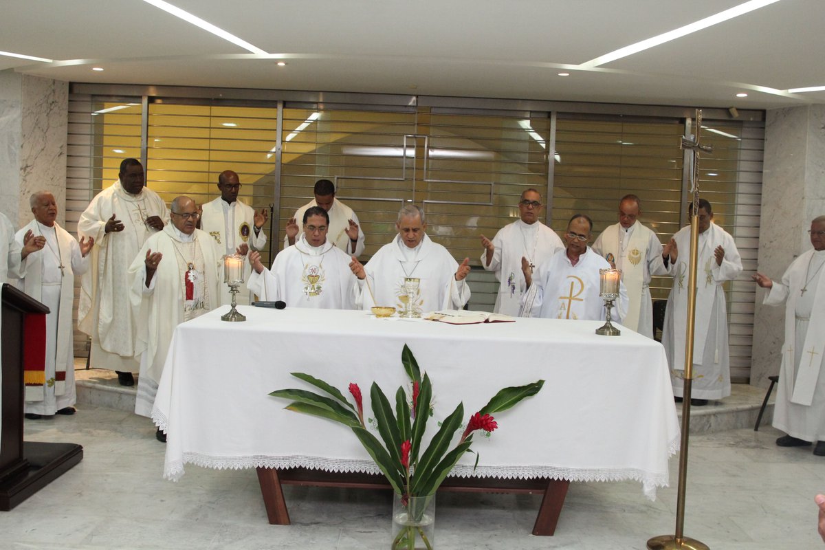 ElDia_do's tweet photo. #Nacionales l Obispos exhortan al pueblo dominicano a testimoniar la honestidad https://t.co/d2vVkDzlzR
#Obispos #Honestidad #Testimoniar https://t.co/icxfNzWzKT