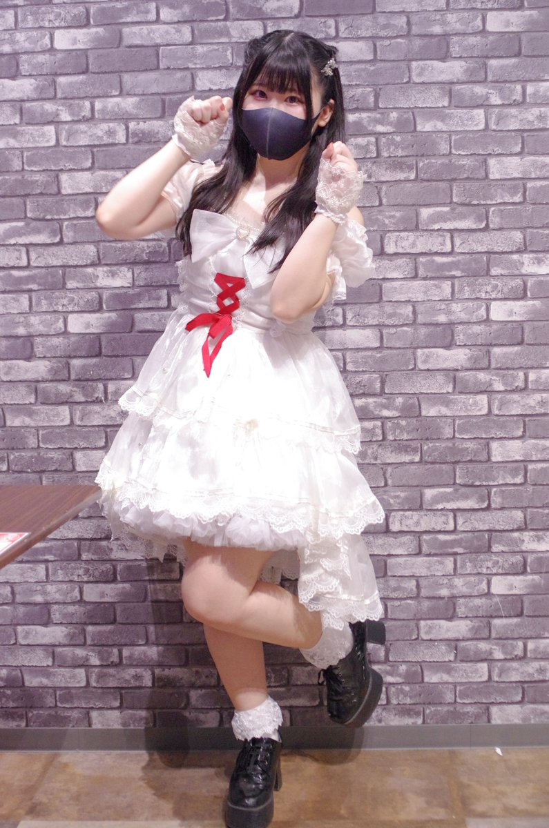 nakan0n's tweet photo. 白いアレンジドレスで、まつ毛もキメてきた はるるさん
#赤城はるか #ATLEPY GOTANDA G2 ロビー物販
#ポートレート
#PENTAX #K5II #FA28/2.8AL https://t.co/5qVO7h2puw