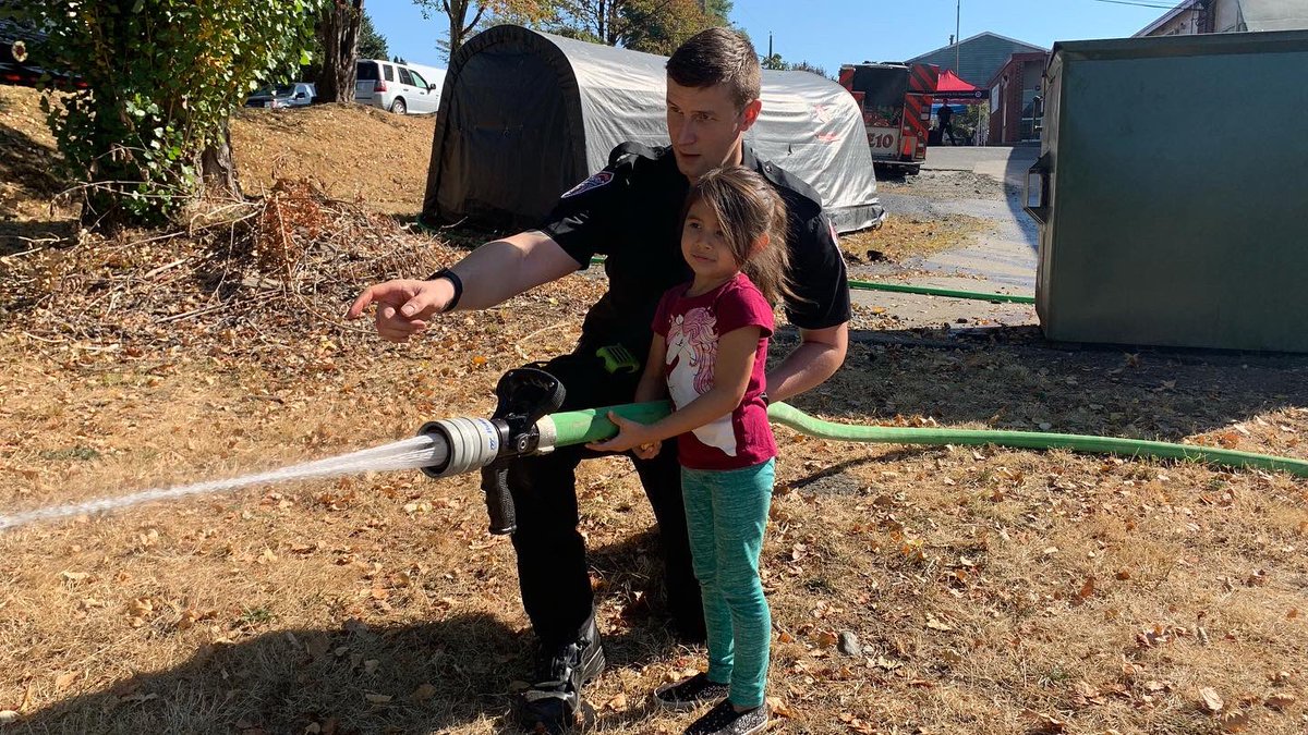 NVCFD's tweet photo. We had such a great time with the Sḵwx̱wú7mesh Úxwumixw @squamishnation, @NorthShoreEMO, and the @cityofnorthvancouver connecting with the community on fire safety and emergency preparedness. We are really looking forward to the next time we can do this again. Thank you all! https://t.co/SrowOMAb4X
