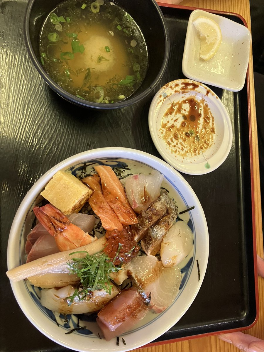 KotetsuGLR's tweet photo. 石鎚神社からマル友水産 https://t.co/DvjkTElVD6