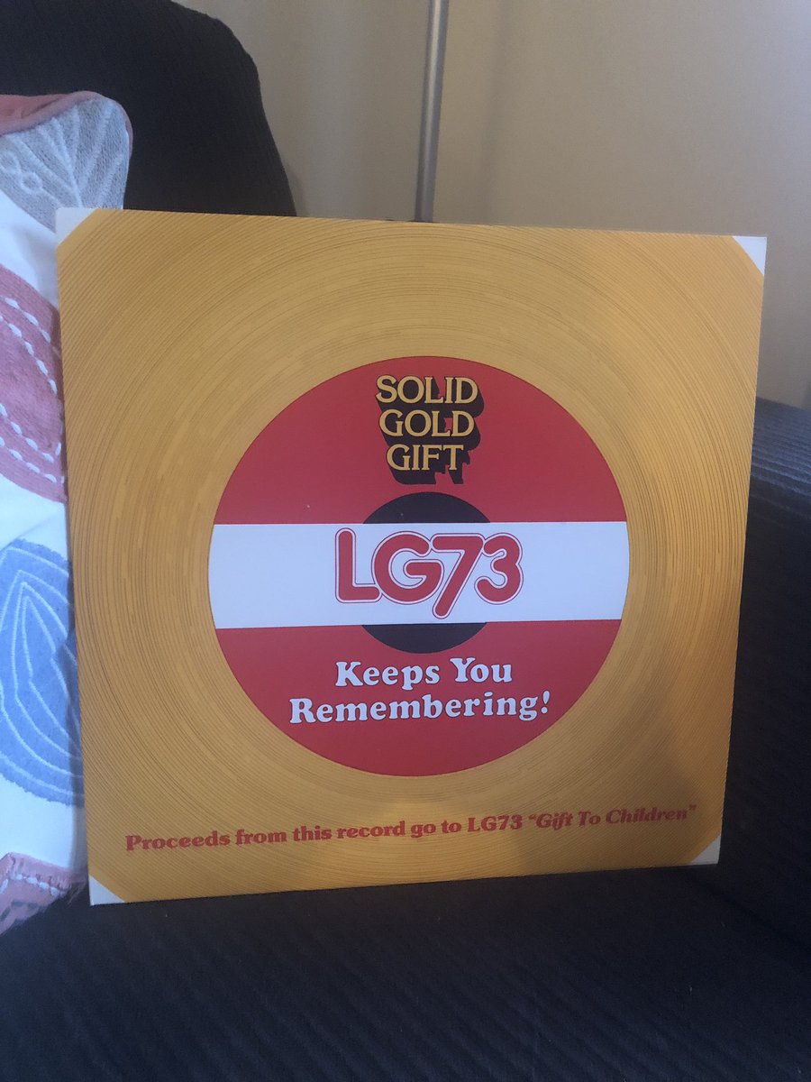 cookingmama48's tweet photo. Ahhhh Music @TheWayneCox @MatlenStarsley @MMadryga @PaulHaysom !! Now playing at our house ππ πΆπΆπΆ #SaturdayVibes #SaturdayMood #SaturdayNight #SaturdayMusic #LG73 #Vancouver #album #Songs #classic #radio https://t.co/HlOy3TtDkz
