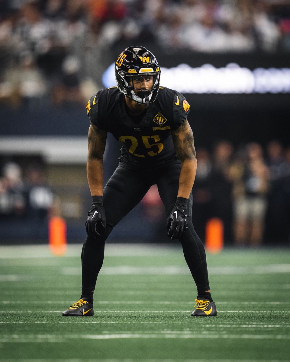 Commanders_DC's tweet photo. Tweeting at the
@Commanders
everyday until they follow me...
Day 870
Some of the best pictures from the brutal Week Four LOSS, to the Dallas Cowboys. (Our ‘22-23 Season Record: 1-3)
#WashingtonCommanders #HTTC
#HAIL #Commanders #TakeCommand #Day870 8️⃣7️⃣0️⃣ https://t.co/Nde2tNrMHM