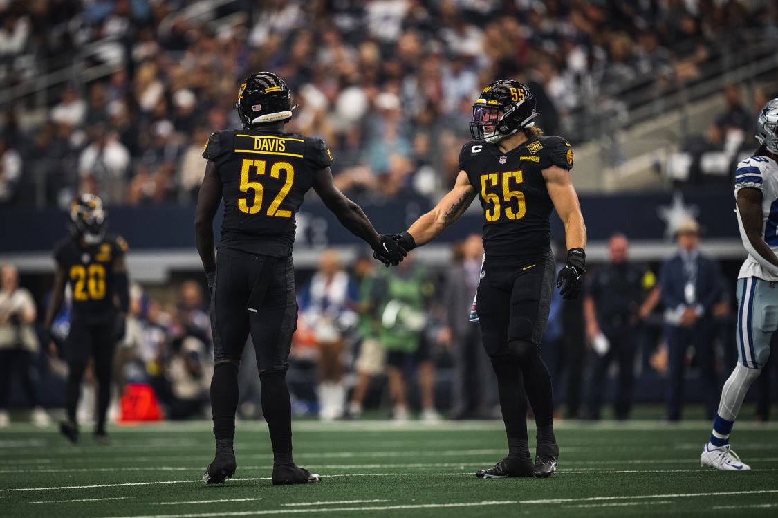 Commanders_DC's tweet photo. Tweeting at the
@Commanders
everyday until they follow me...
Day 870
Some of the best pictures from the brutal Week Four LOSS, to the Dallas Cowboys. (Our ‘22-23 Season Record: 1-3)
#WashingtonCommanders #HTTC
#HAIL #Commanders #TakeCommand #Day870 8️⃣7️⃣0️⃣ https://t.co/Nde2tNrMHM
