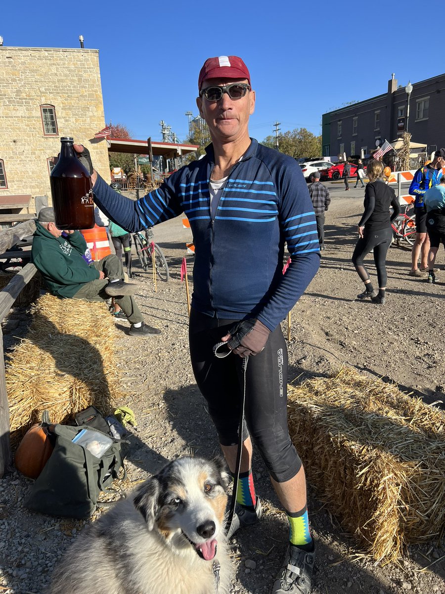 AnastasiaHFolpe's tweet photo. They boys did a thing today, the #FilthyFifty in @LanesboroMN! We had gorgeous fall weather and a welcoming event and post-ride microbrew celebration for the 25, 50, and 100-mile races. With #AndrewFolpe. #gravel #MNgravel #graveleur https://t.co/WH0So573xV
