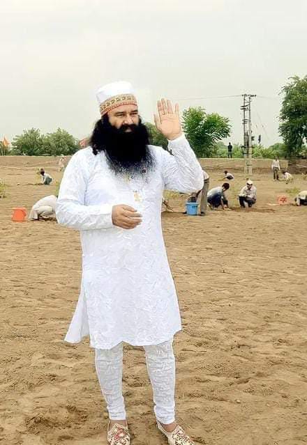 NishaInsan305's tweet photo. #spiritualsunday .... 
If we have no life goals, it's can disconnect you from your inner self. You steadily develop a negative side towards life. @Gurmeetramrahim ji by attending spiritual congregation &amp; adopting his pious teaching in life.. 
@DSSNewsUpdates https://t.co/xmNDTI5mSF