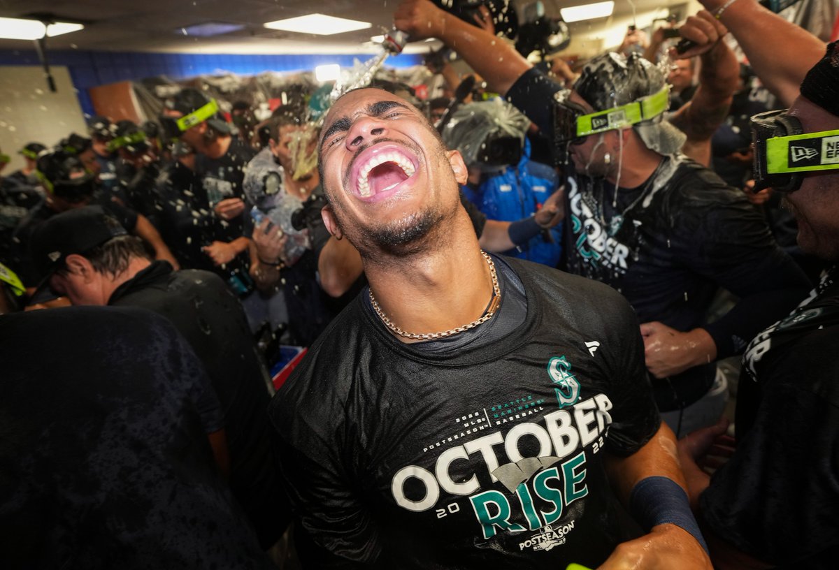 MLB's tweet photo. Partying their way to a home playoff game. #CLINCHED #Postseason https://t.co/fgYzW6LEqQ