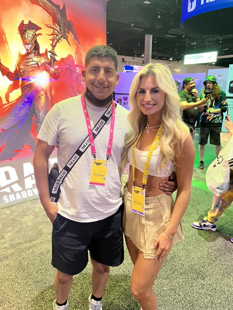 leostaple's tweet photo. she was somethin! ♥️ @ItsMeMcCartney #TwitchConSanDiego https://t.co/BKxFM8fVlj