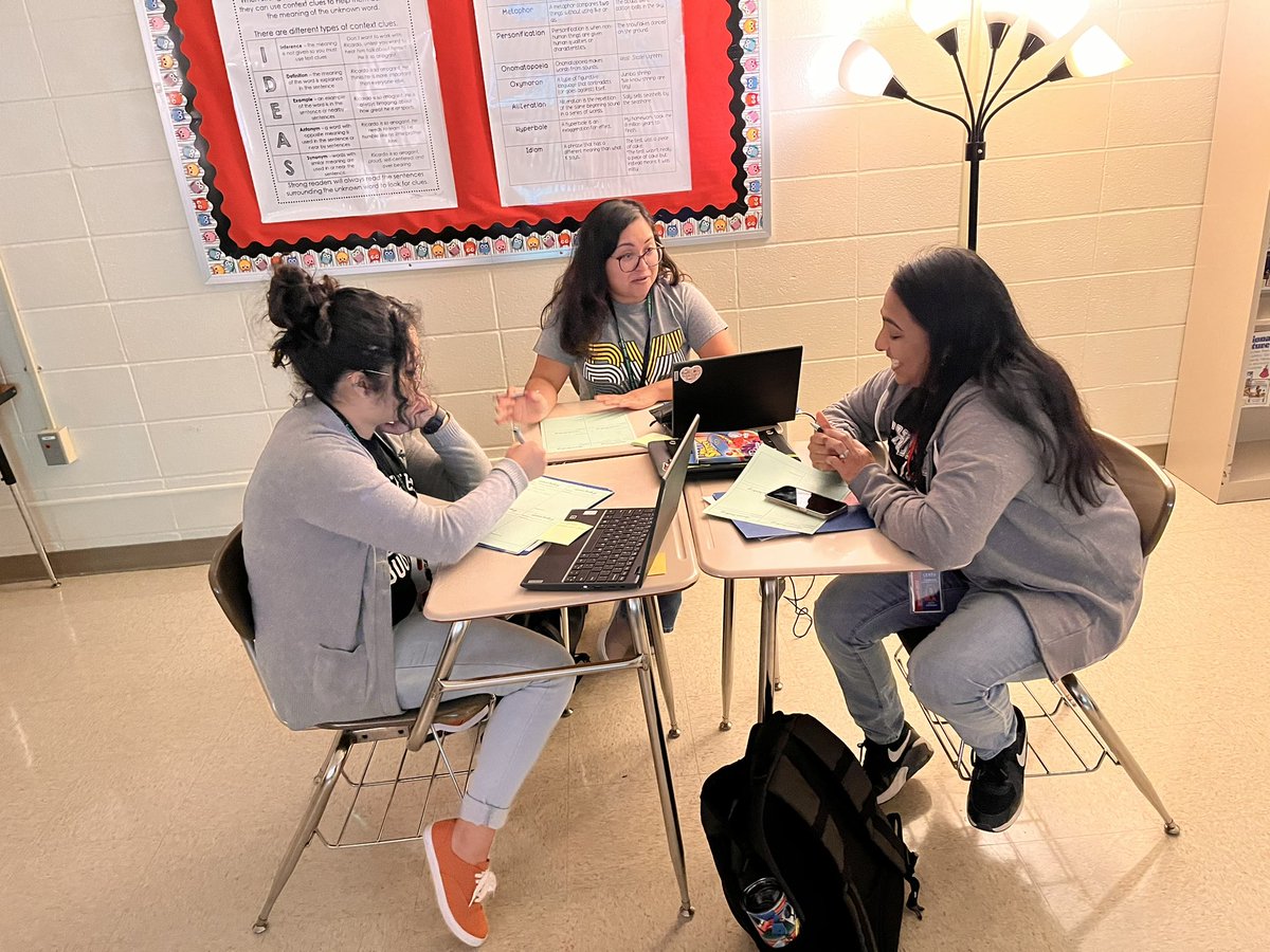 ee_stephie's tweet photo. @PasadenaISD_TX Intermediate ESL teacher team #speedgeeking, sharing successful student-centered activities that engage their #ebnewcomers. Thank you for spending your Friday afternoon #learningandgrowing together! #ebadvocates #nobodybetter @PasadenaML https://t.co/nKJ5FxQspi