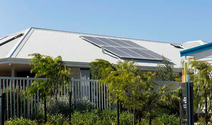 CleanBanyule's tweet image. In 2016, more than 100 households in Alkimos Beach, Perth, signed up for a 5-year trial on energy efficient living. Homeowners installed solar panels and energy efficient hot water systems, and received rebates for other energy efficient appliances.

buff.ly/3UzVtVB