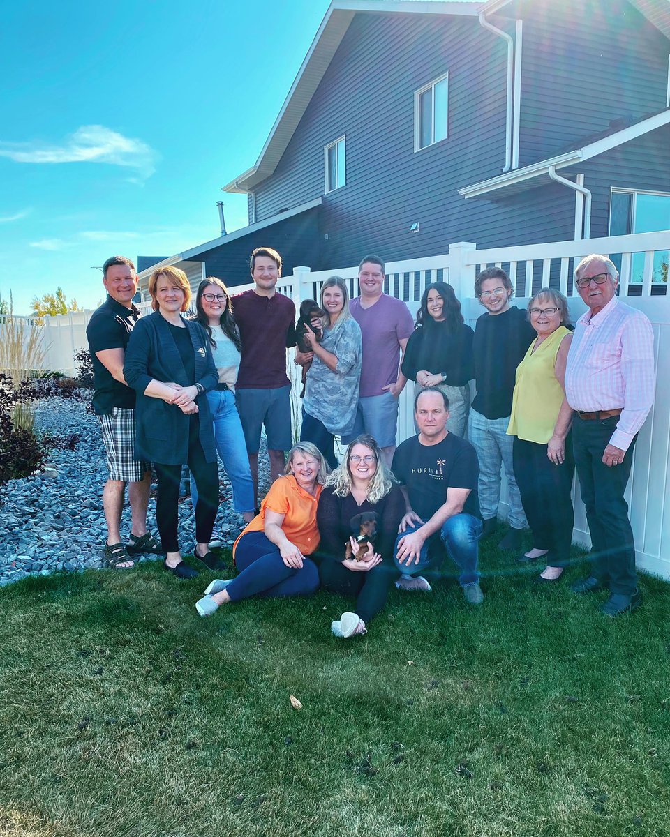 My everything captured in one picture 💛  I am forever thankful for these wonderful people I get to call my family. Happy Thanksgiving! 🤎🦃