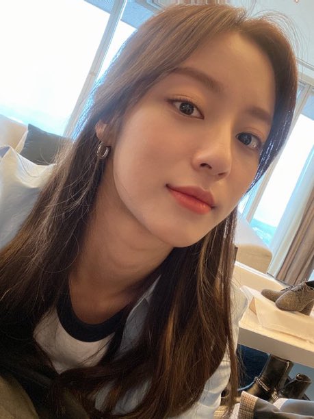 kmicnah's tweet photo. Greetings, inhabitants of the planet, it is morning! I'm curious to know what you have planned for this coming Sunday. I reeeeally hope that today went as planned for you so that you'll be able get to every one of your plans today. 😆💗 https://t.co/xb2n7TXmNJ