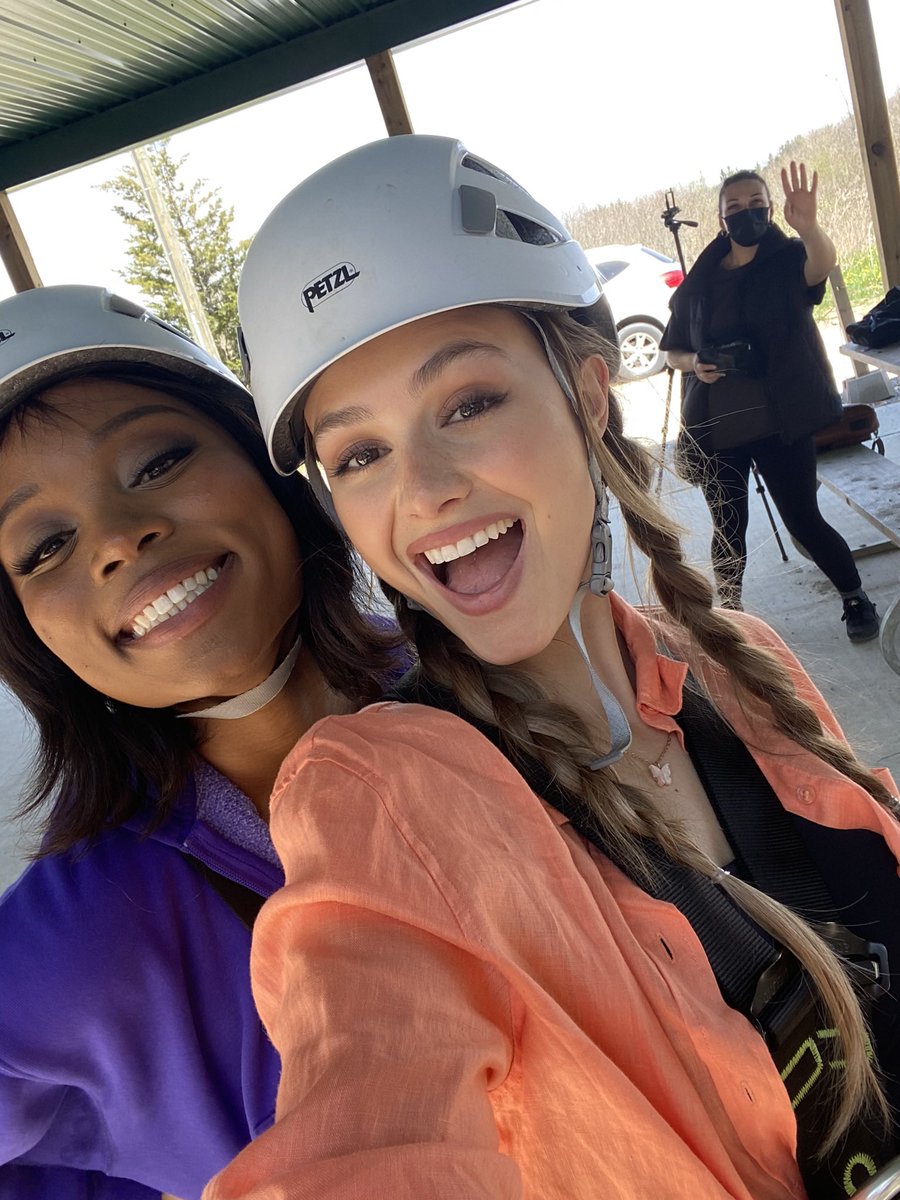 bukola_8's tweet photo. This was such a fun day on set 🥹♥️🎬 #bts 

#PicturePerfectRomance @SCHeartHome  @JonMcLaren @celestedesjard https://t.co/swITKQu6wj