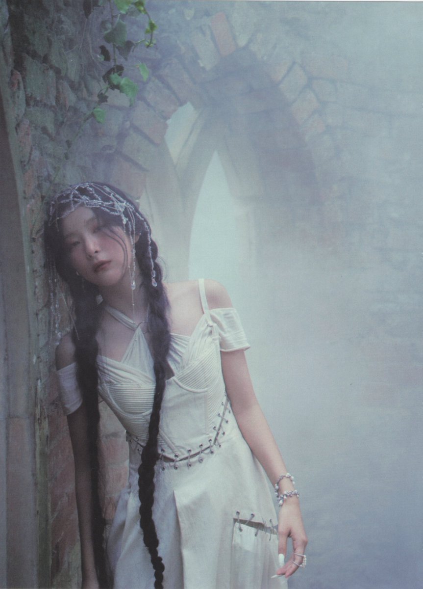 revefiles's tweet photo. ethereal https://t.co/CjPrzbJ5hw