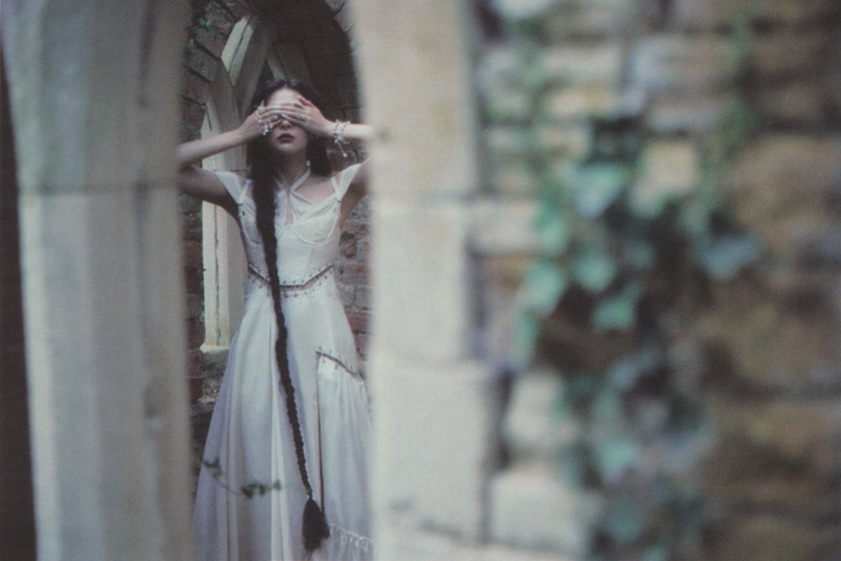 revefiles's tweet photo. ethereal https://t.co/CjPrzbJ5hw