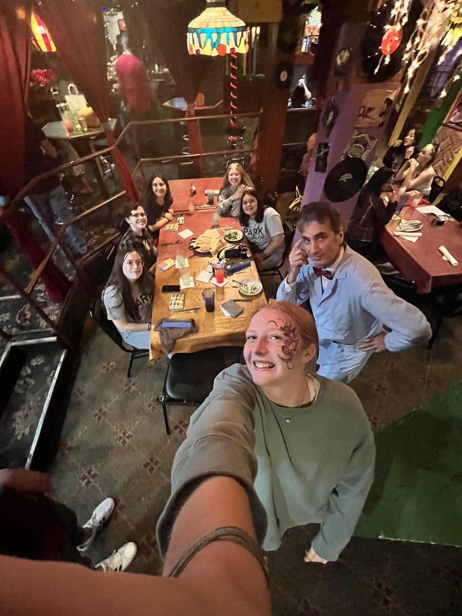 just a casual dinner with THE Bill Nye the Science Guy💚🧪🦠 #TAJE #Selfietonio #SeekShareShine <a href="/KPARKmedia/">KP Media</a>