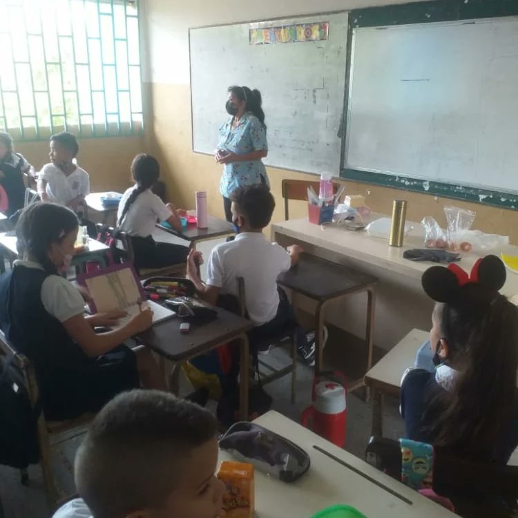 ceup_zulia's tweet photo. mental, de prevención, salud integral, jornada de vacunación, atenciones de casos; conversatorio entre niños, niñas y adolescentes, padres y representantes con temas de interés educativos; https://t.co/zXLLfpVrTH