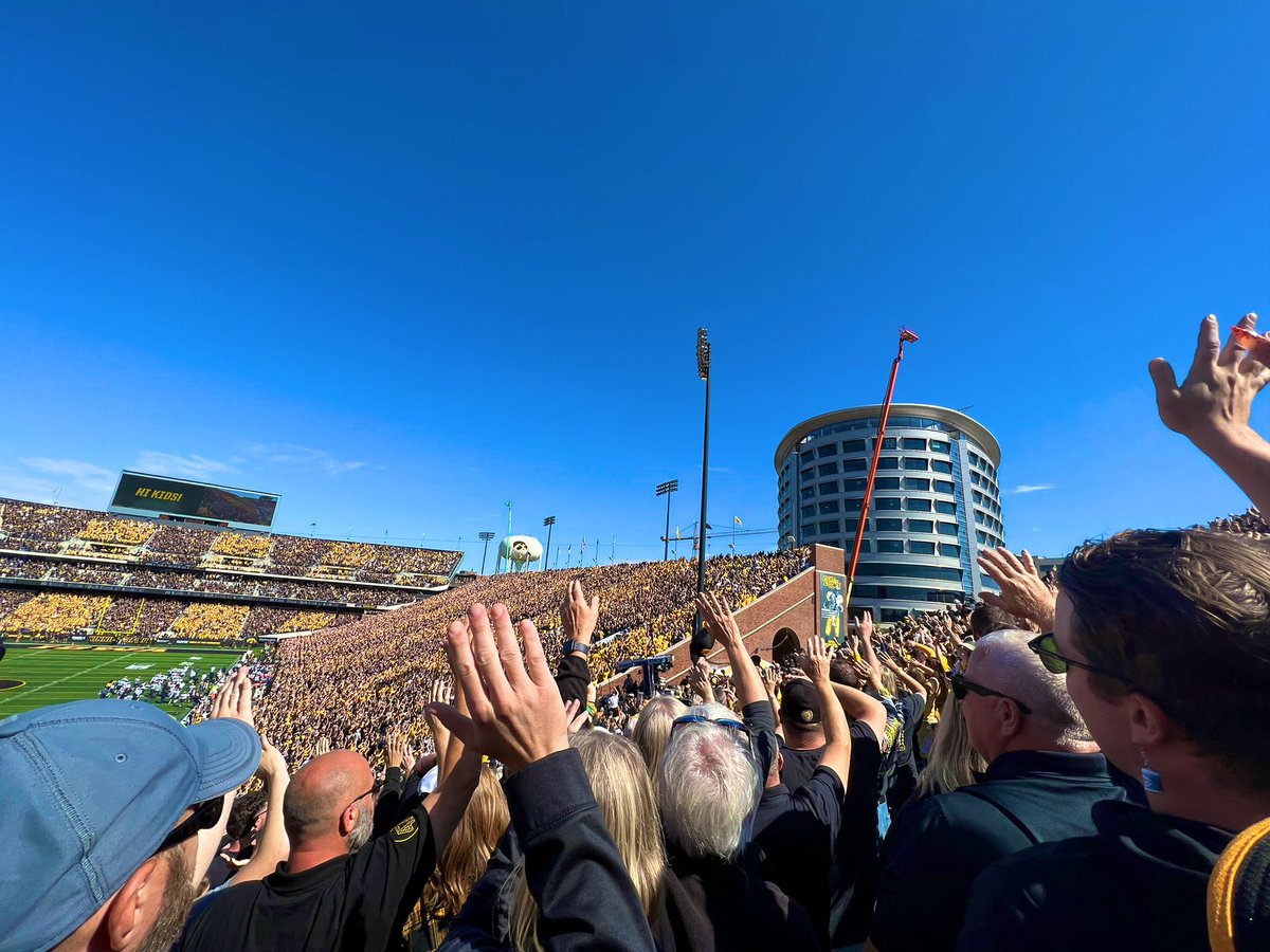 jaldrich10's tweet photo. last Saturday was neat 〽️🏈🌽 https://t.co/xyBFZshJpI