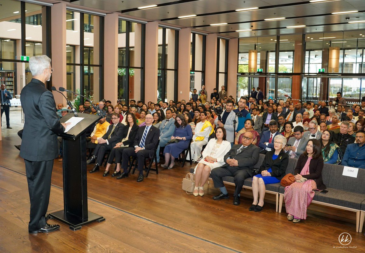 Inaugurated the new Indian High Commission Chancery in Wellington today. Three Ministerial visits in a short span of time reflects our shared desire to grow India-New Zealand ties and make them fit for purpose.