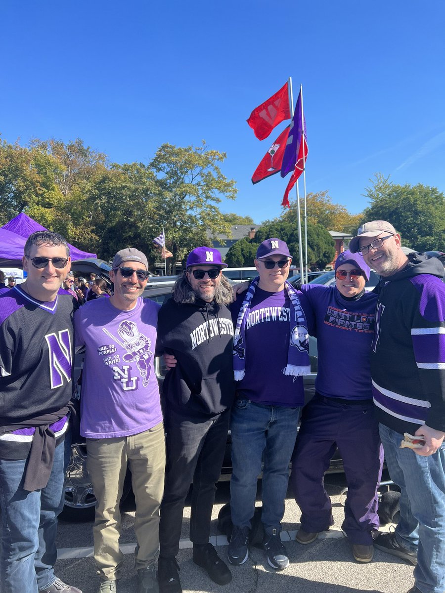 Such a fun time, at least until the game started. With <a href="/westlotpirates/">West Lot Pirates</a> <a href="/BretBegun/">Bret Begun</a> <a href="/DuffmanTweets/">Peter Duffy</a>
