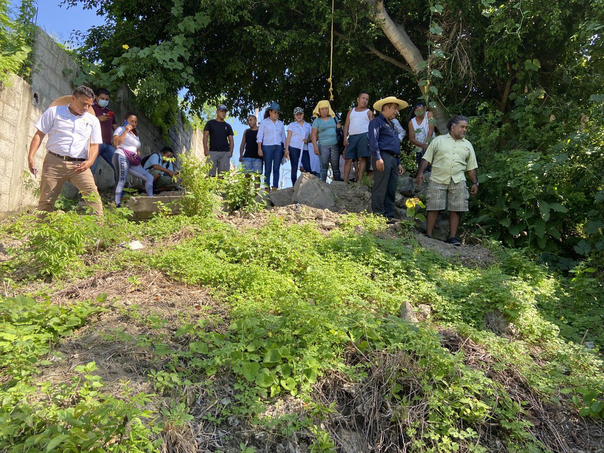 FIBAZI's tweet photo. GESTIONA FIBAZI ANTE LA GOBERNADORA EVELYN SALGADO EL PROGRAMA DE ESCRITURACIÓN A BAJO COSTO
* Este sábado una brigada del Fibazi, presidida por el Dr. Morelos Martínez, visitó la colonia Azteca.
https://t.co/uGLi8QgaTo https://t.co/v3oKoVcMvD
