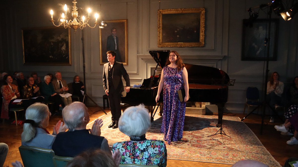 One of three @2MoorsFestival concerts today. An opportunity to discover more about Clara Schumann, Robert Schumann, and Brahms. Here @jbaillieu and @DandyJessica take their applause at Great Fulford. tickets.twomoorsfestival.co.uk/sales