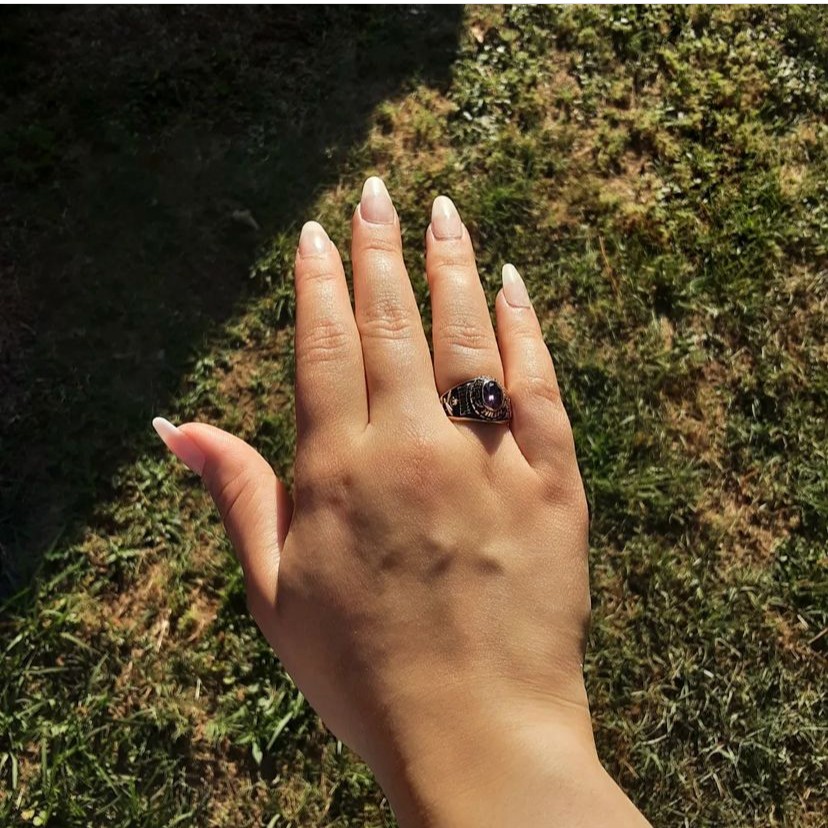 herffjones's tweet photo. "My #HJClassRing shows who I am; my Asian heritage because of my Filipino flag and the love and pride I have for my high school" @sophiaaburas on IG
-
Customize your class ring to show who you are! Link in bio π
-
#HJClassRing #MyHJRing #Classring #CustomRing #SeniorYear https://t.co/5Qu8zP9sPh