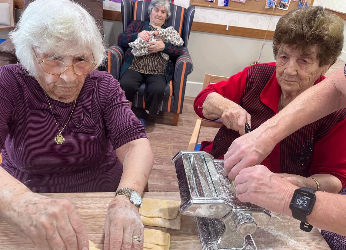 BupaAustralia's tweet image. Our Mildura home hosted representatives from the local Italian Community who hosted a pasta-making afternoon yesterday for our residents. For some residents it was an opportunity to learn a new skill, while for others it bought back fond memories.

#PastaMaking