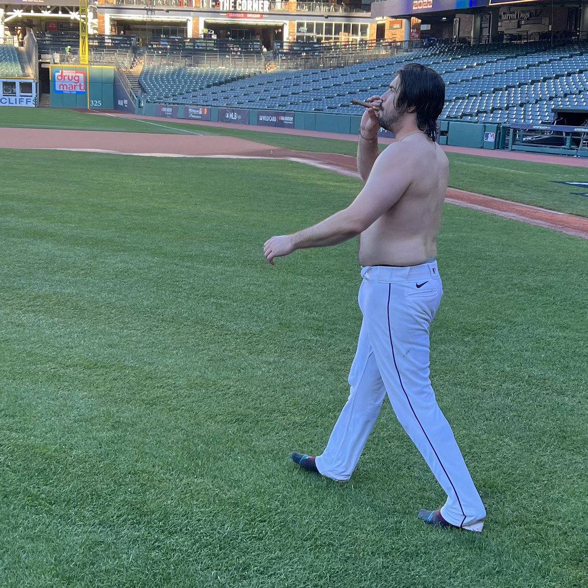 H_Grove's tweet photo. Austin Hedges is an entire mood. https://t.co/LrTbTPmm8k