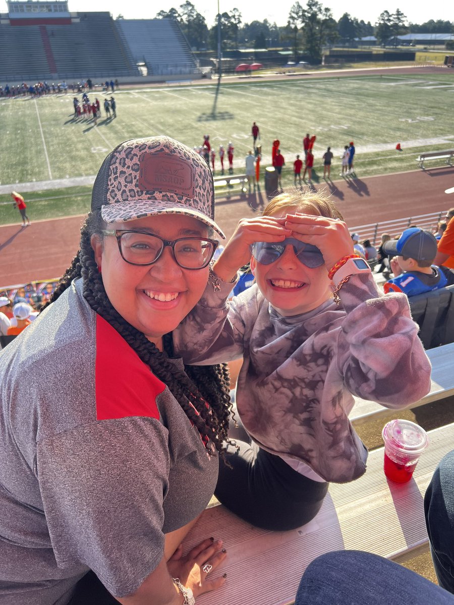 WhitingMs's tweet photo. I just love being a @TomballISD teacher &amp; our Tomball community. 🙌🏼😌❤️ #TomballStrong #HOCO2022 #CollinsStrong https://t.co/C8stJpccWx